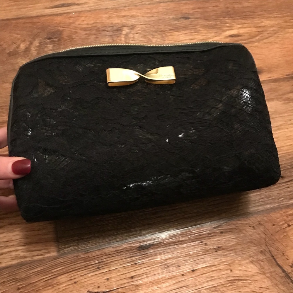 Victoria’s Secret makeup bag